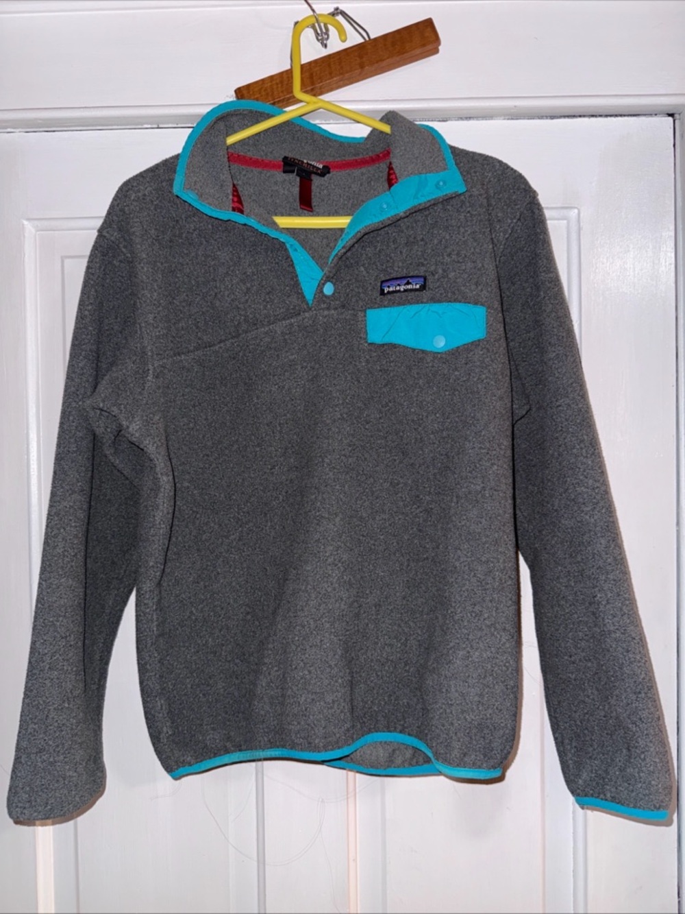 Patagonia Men’s Gray Fleece Pullover with Teal Trim